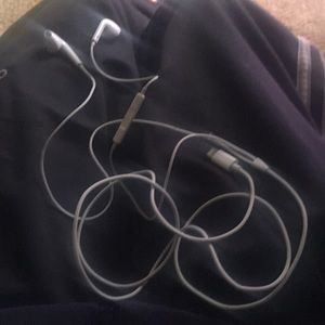 apple head phones